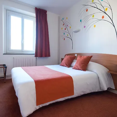 فندق Grand De La Gare, أنجير