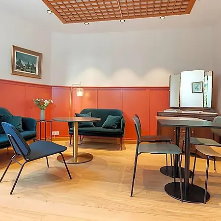 Grand De La Gare, Hotel