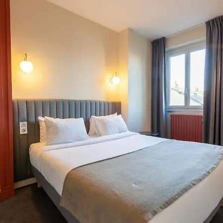 Grand De La Gare, Hotel Angers